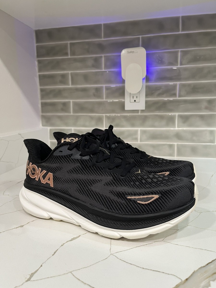 Hoka Clifton 9 WIDE Running Shoes. Women display picture 1