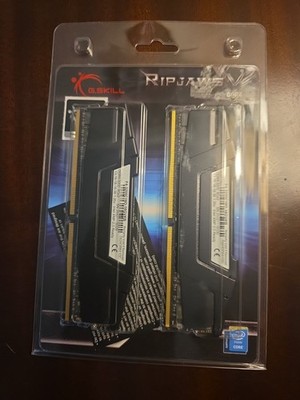 G.SKILL Ripjaws V Series 16GB (2 x 8GB) DDR4 3200 (PC4 25600) F4-3200C16D-16GVKB