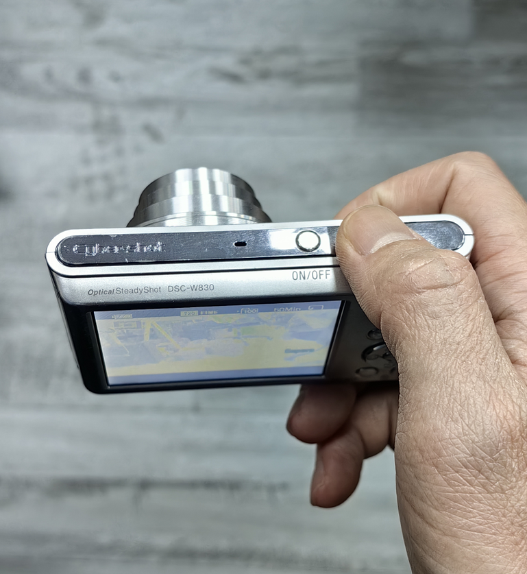 Sony DSC-W830 Cyber-Shot 20.1MP 8x Zoom Digital Camera Silver 100