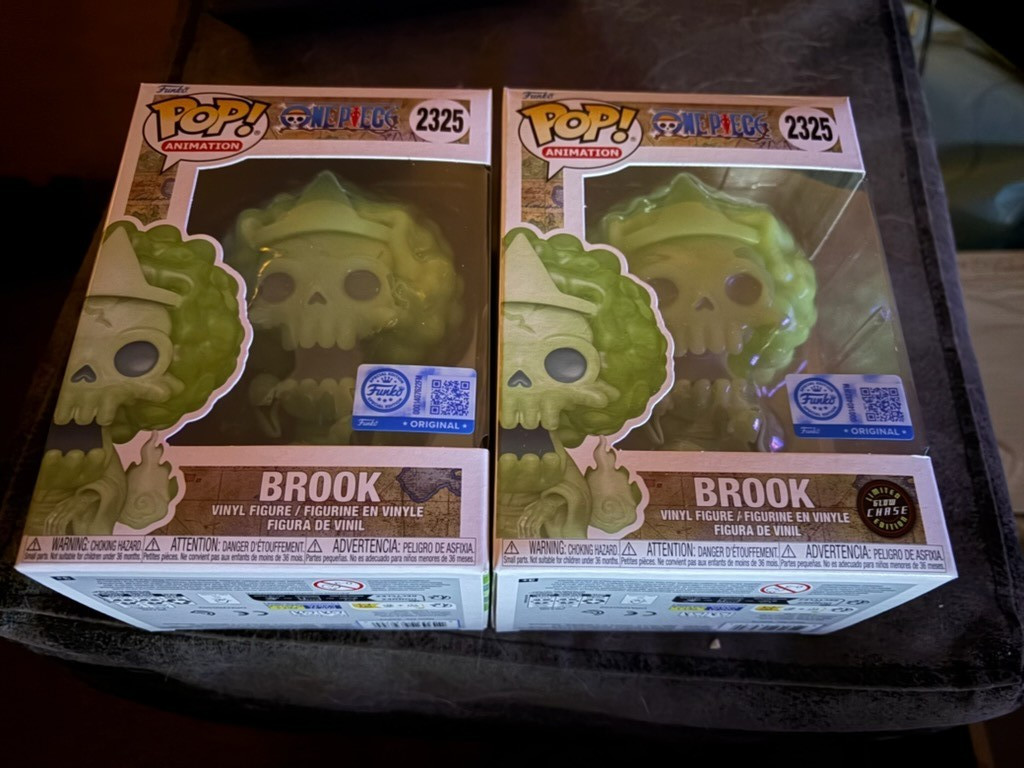 Funko Pop! Brook #2325 – One Piece – Common + Chase Translucent Green – Special 