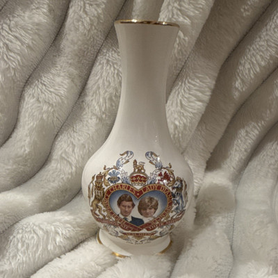 Palissy Royal Commemorative Vase 1981 Charles & Diana 5in England