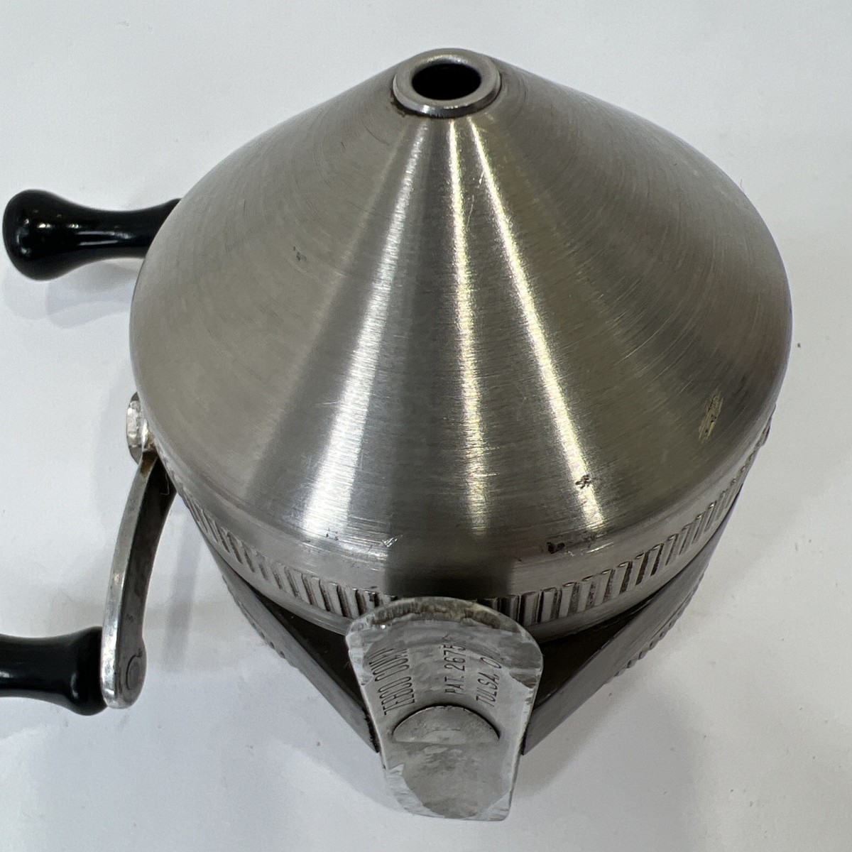 Vintage Zebco Model 11 Marbled Thumb Ball Spincasting Fishing Reel