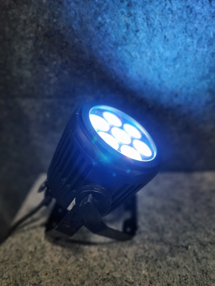 Elation Seven Par 7IP Professional 7x 25W RGBAL+UV LED Outdoor Rated IP65 Light - Image 2 of 4