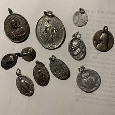 Lot De 11 Médailles Religieuses Argent, Cuivre Et Alu