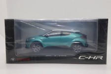 J0925(8) T* 1/30 C-HR for Miniature Car Color Sample(7) 2NJ White x Radiant