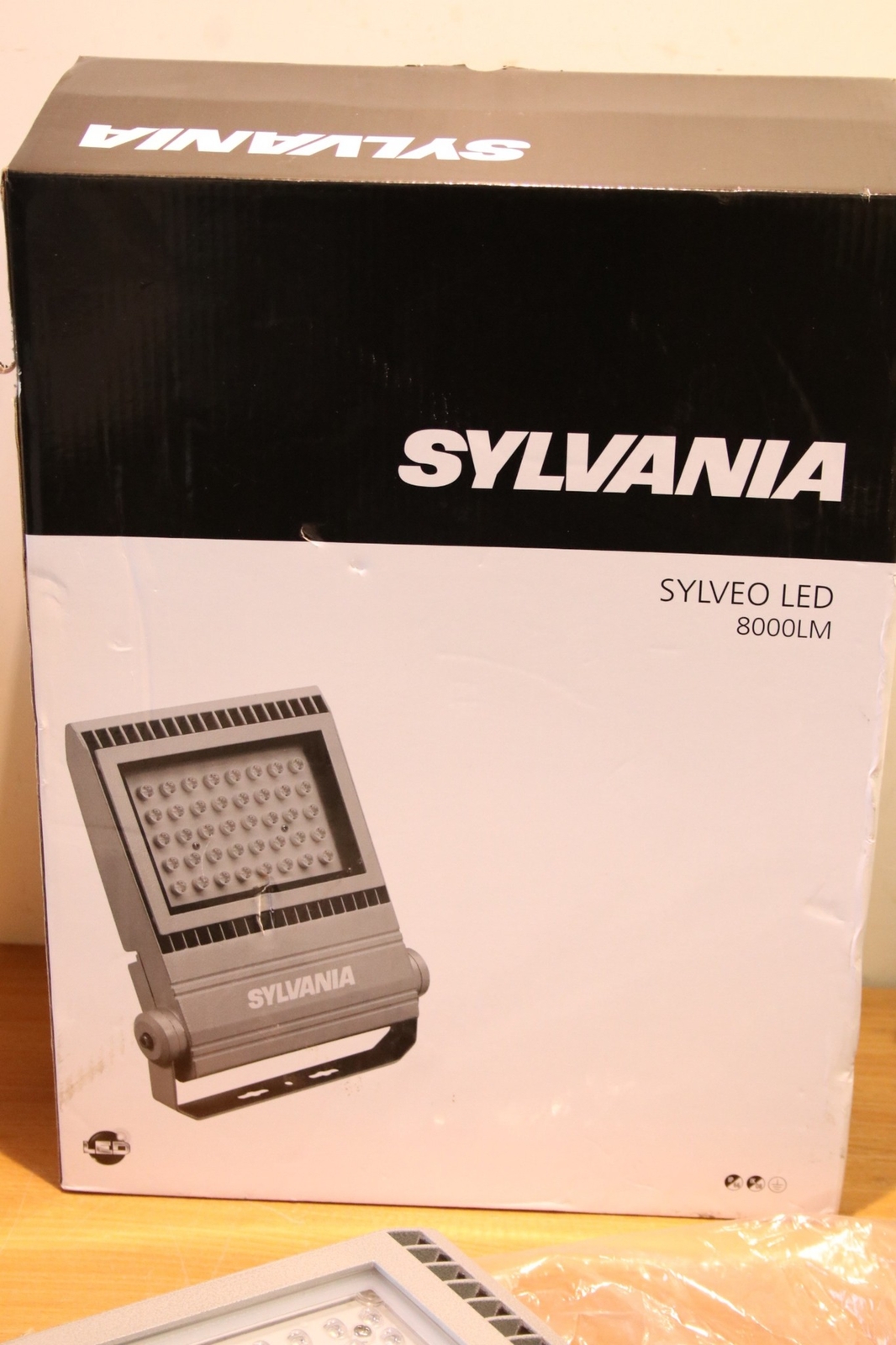 Projecteur LED SYLVANIA SYLVEO pour éclairage de jardin et grande cour extérieure