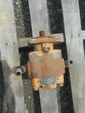 Sauer Sundstrand Hydraulic Pump P/N AH 34101