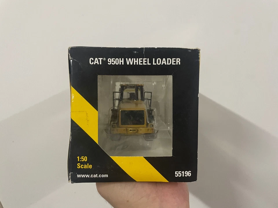 Norscot Cat 950H Wheel Loader 1/50 Scale Die-Cast Model 55196 - Image 2 of 4