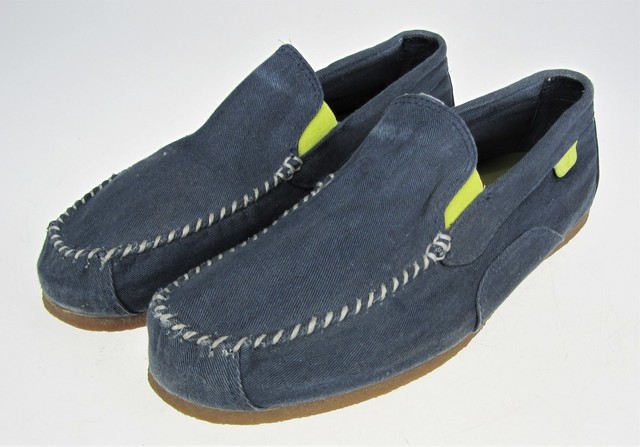 sperry canvas slip on