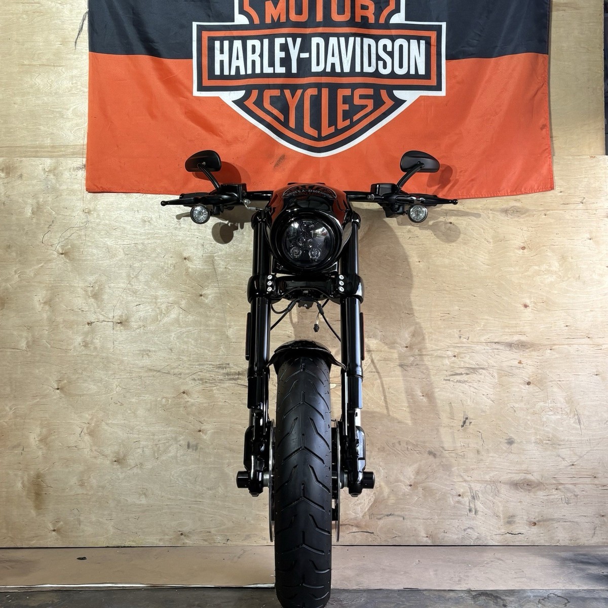 2016-2017 Harley Softail Pro Street Breakout CVO/SE FXSE front end