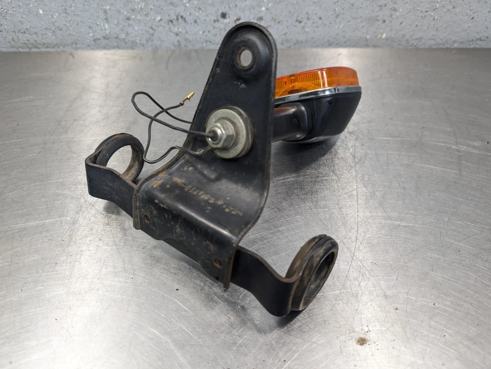 铃木 GS650E GS550M GS650G 前闪光灯 带一个安装支架 — 第 4/4 张图片