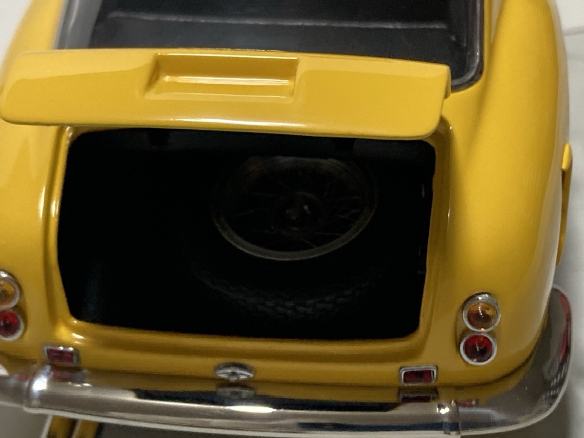 CMC 1/18 フェラーリ 250 GT SWB YELLOW CMC Ferrari 250 Berlinetta, M054, Diecast, model car, miniature