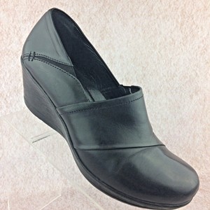 stretching dansko clogs