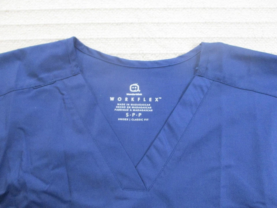 Wonder Wink Workflex Unisex Scrub Shirt Small Blue Short Sleeve V Neck Pocket - Image 2 of 4