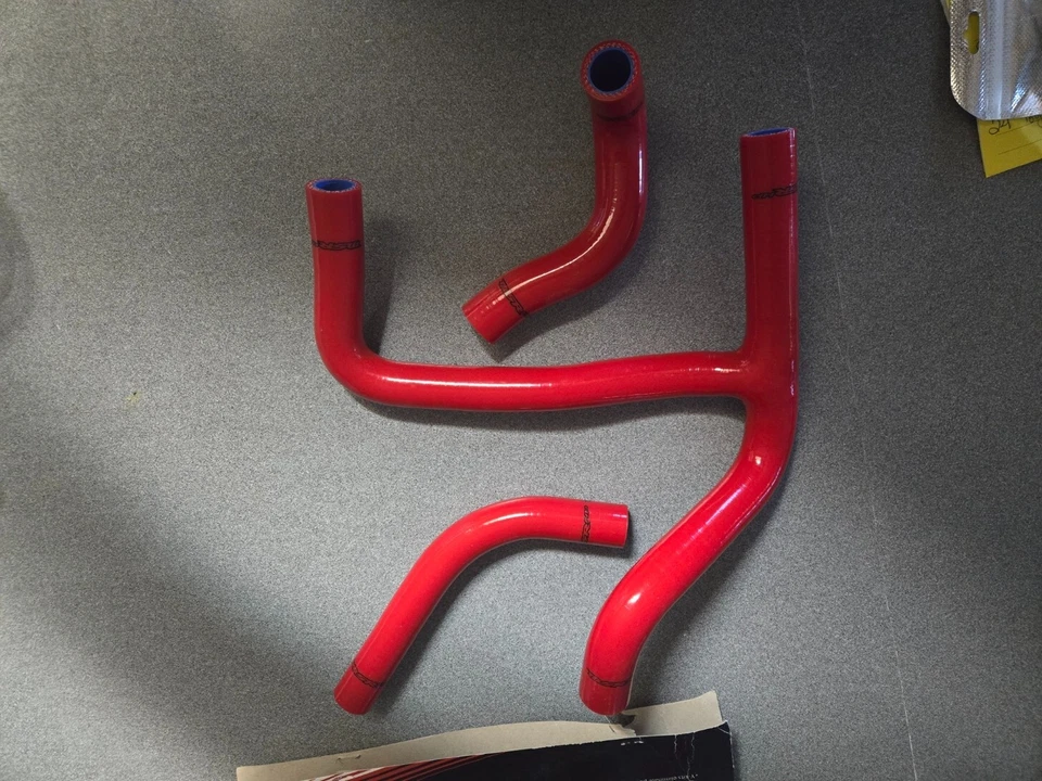 Kit de manguera de radiador rojo Suzuki RM-Z450 MSR 2008-2014 en forma de Y Foto 2 de 4