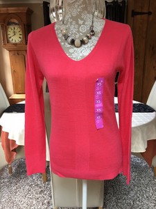 hot pink v neck jumper