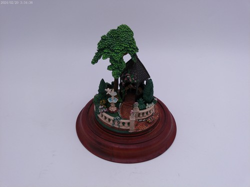 Princess Victoria's Dream Garden statue no cover