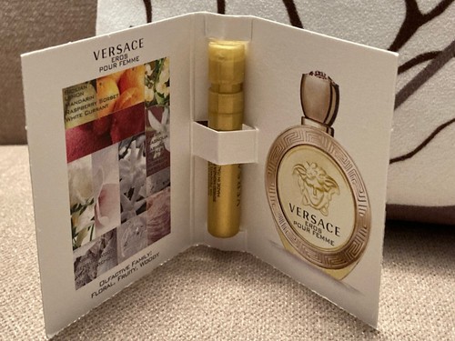 VERSACE Eros Pour Femme Eau De Toilette Travel Size Spray .03 Fl Oz (1 Ml) - Picture 2 of 3