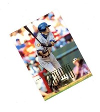 2002 Topps Gold Label REFRACTOR FOIL BASE ICHIRO! Seattle Mariners 