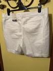 st johns bay Woman Bermuda Mid- Rise  Size 18P White  — photo 2