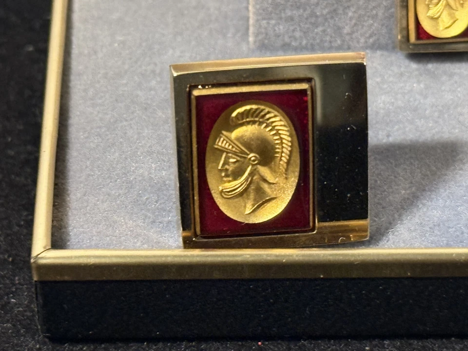 Juego de gemelos y corbata vintage Foster tono dorado, soldado romano, rojo-oro Foto 2 de 2