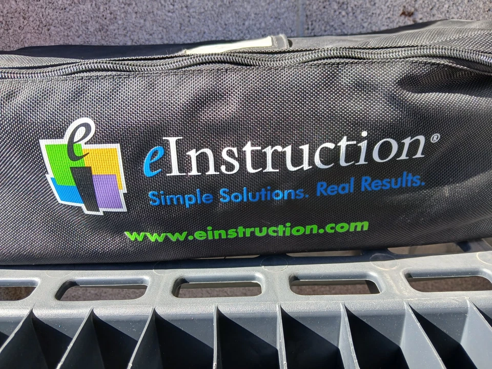 (Clearance) (32) turning Technologies Response Card NXT CD Stick + Case RCXR-02G - Image 2 of 4