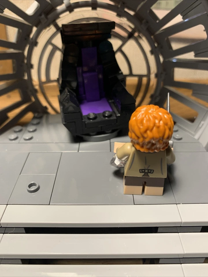 LEGO The Lord of the Rings: Barad-dur (10333) - Samwise Gamgee Minifigure (b2) - Image 2 of 2