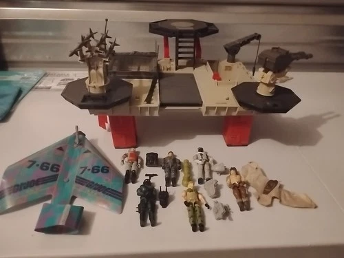 Vintage 1985 GI Joe ARAH Transportable Tactical Battle Platform / Figures