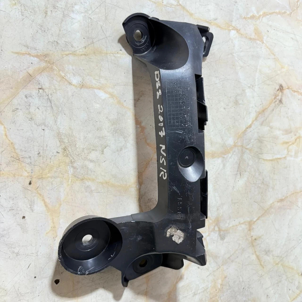 Citroen DS3 left rear bumper mounting bracket 9683743080 actual item