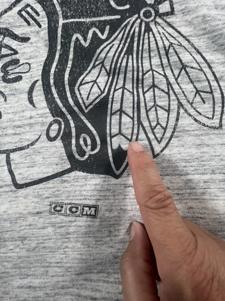 Suéter Pullover Gris Para Mujer Chicago Blackhawks NHL CCM Talla XL Foto 4 de 4