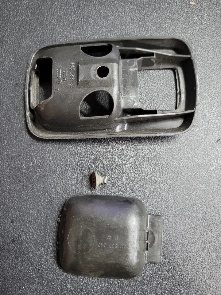OEM Porsche 1983 1984 1985 924S 944 manija interior puerta pestillo inserción bisel con tornillo Foto 2 de 4