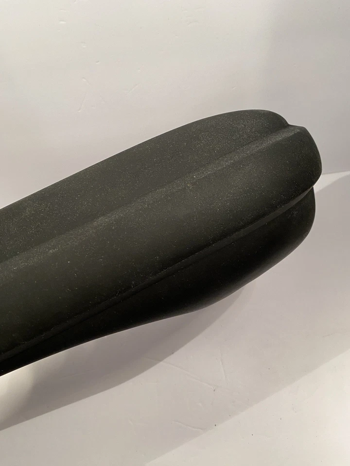 PARAGOLPES DELANTERO DERECHO GOMA EXTREMO 1973-80 W116 MERCEDES 300SD 450SE SEL 280S SE Foto 4 de 4