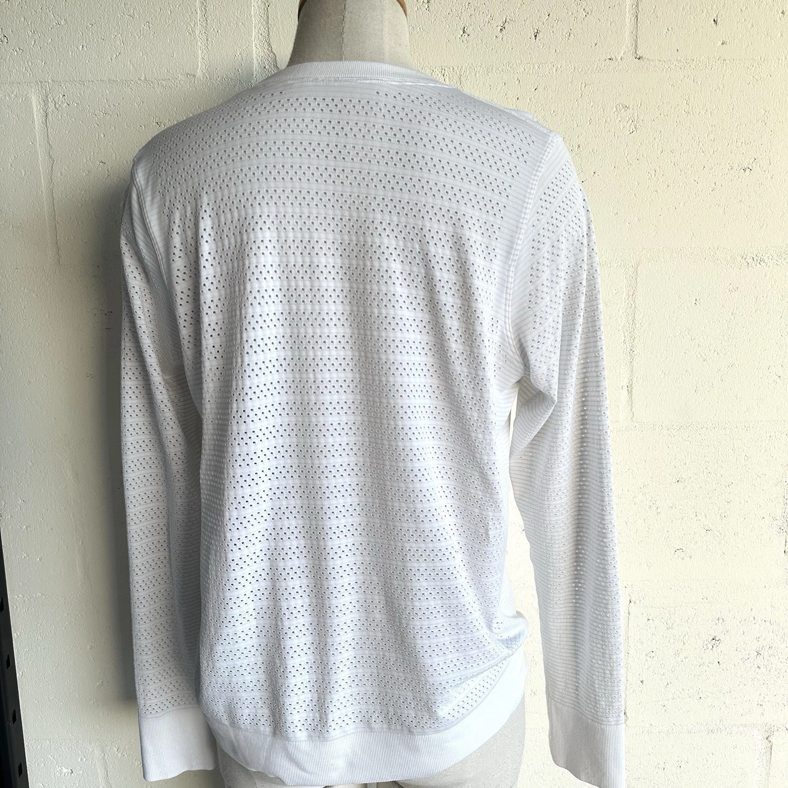 lululemon breeze long sleeves airflow seamless fishnet shirt