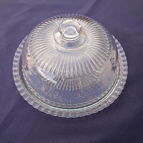 luminarc Boxed 2 Piece Glass Cheese Service Set - Picture 7 of 9