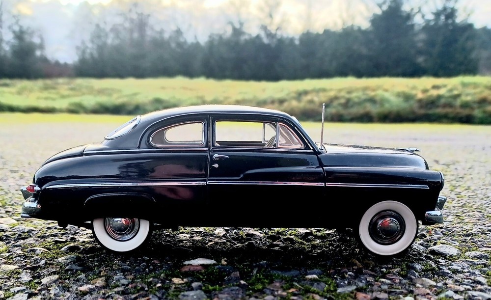 Danbury Mint 1949 Mercury Club Coupe 1:24 Scale Diecast Model Classic Car