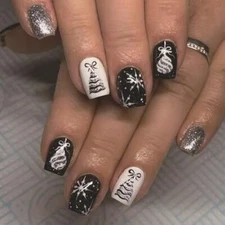  Christmas Press on Nails Short Square Fake Nails White Black Glue on 3802Black
