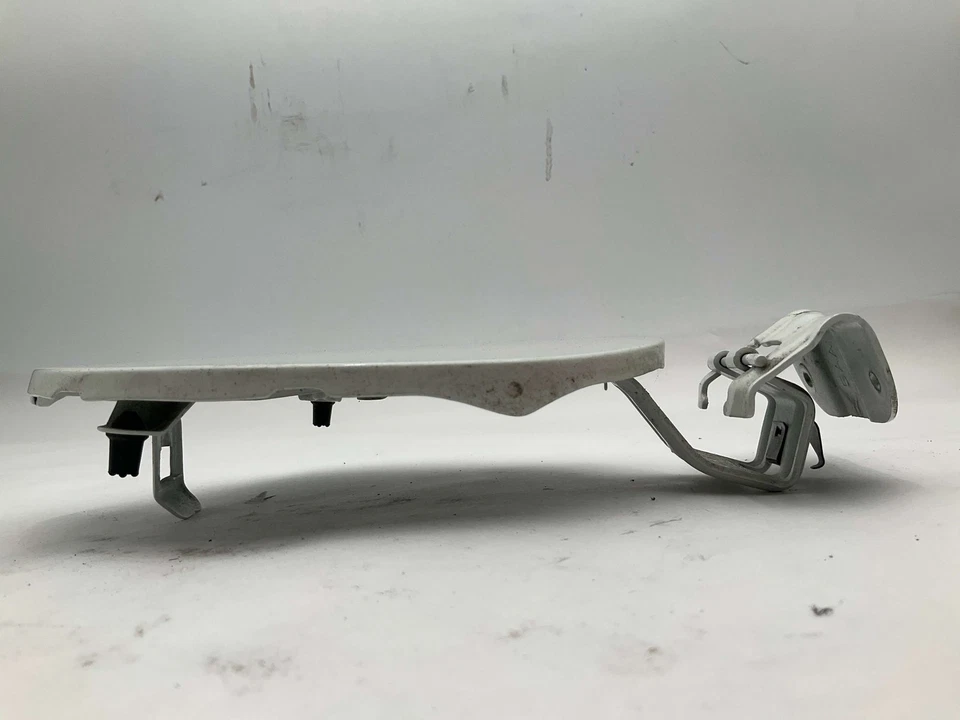 2015-2024 Nissan Murano Porta Tanque de Combustível Branca Ext Original Nissan Peça OEM - Imagem 3 de 4