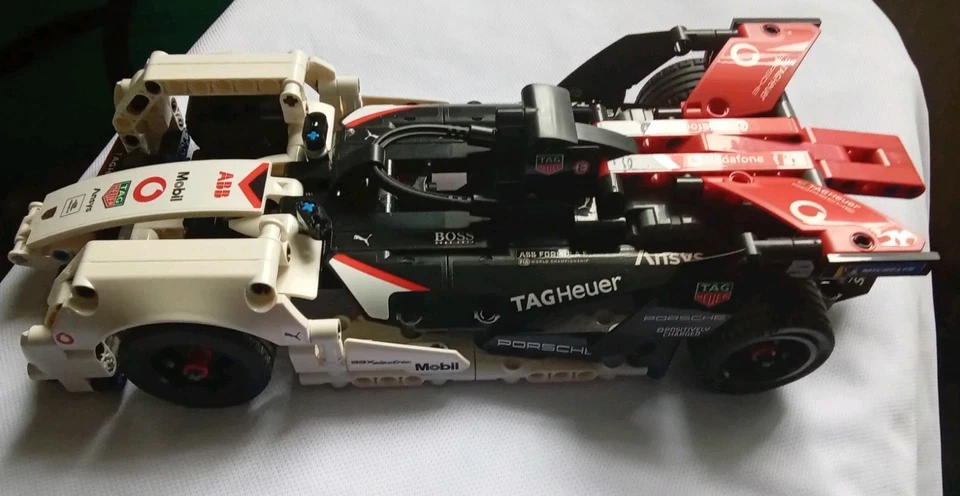 Lego Technic Formula E Porsche 99X Electric, photo 2 of 5