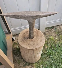 C5- Antique 30lb Stake Anvil Blacksmith