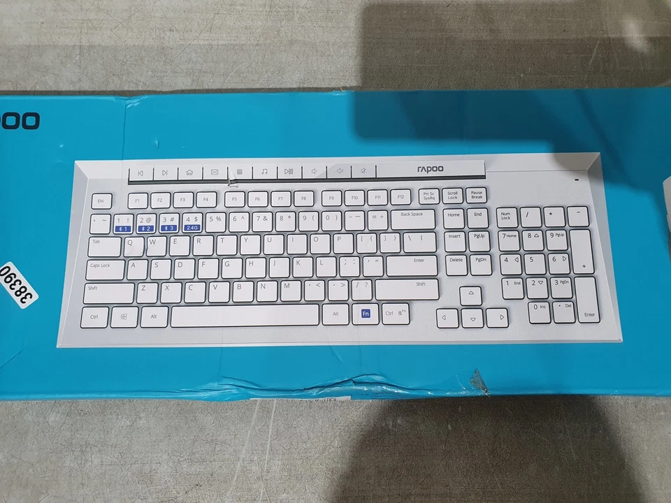 Rapoo 8200M Wireless Keyboard & Mouse Combo White QWERTY (Standard) 1600 DPI - Image 3 of 4