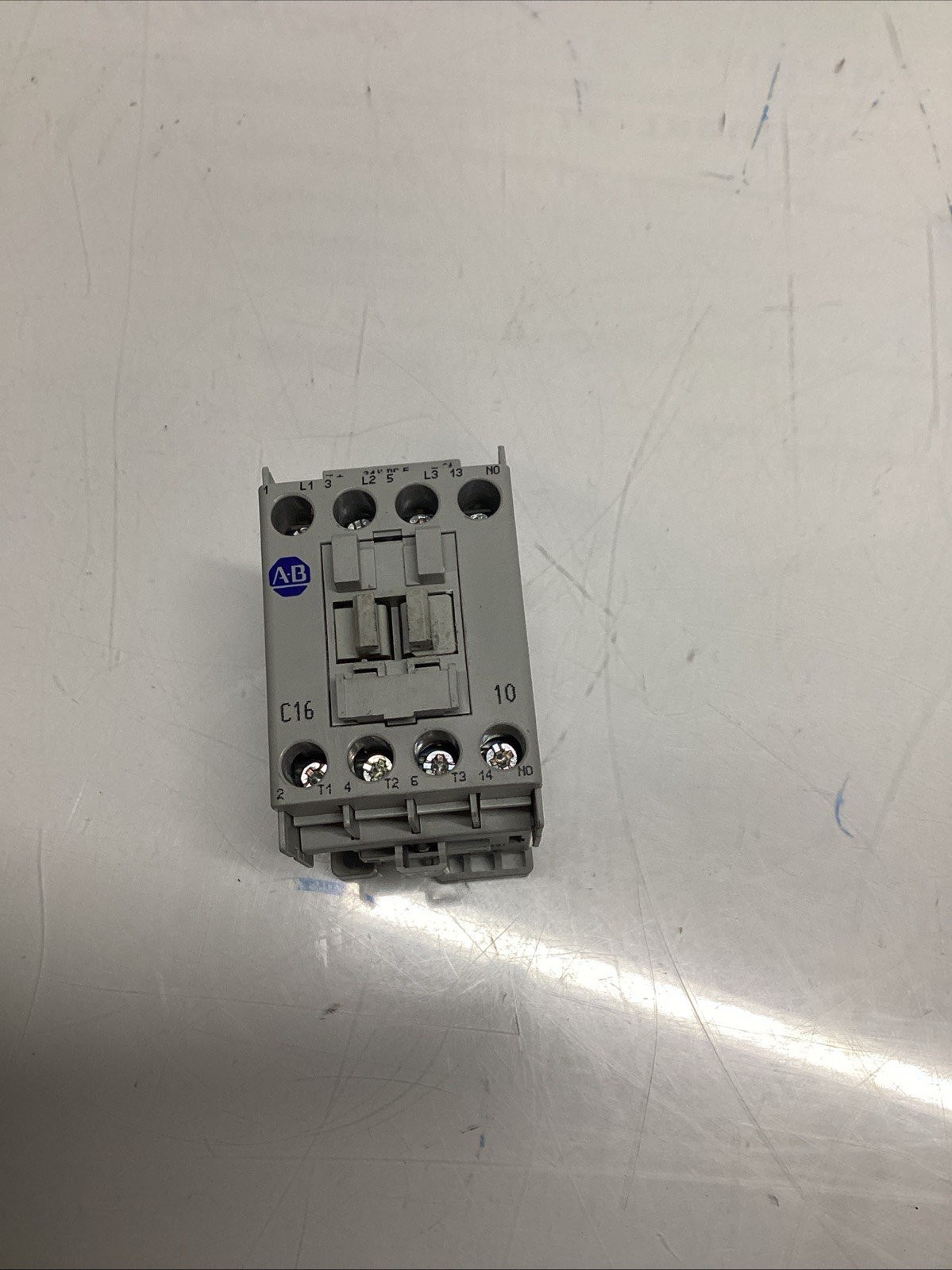 Allen-Bradley 100-C16E*10 Series B Contactor 600VAC M-790