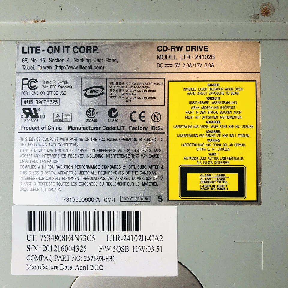 LITE-ON IT Corp (LTR-24102B) Internal CD-RW Drive Compaq Pn#257693-E30 - Image 3 of 4