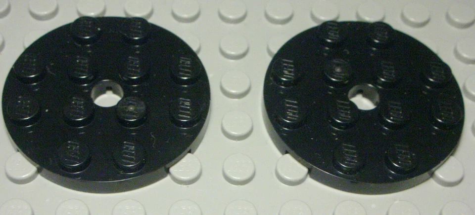Lego Platte rund 4x4 Schwarz 2 Stück - Bild 1 von 1
