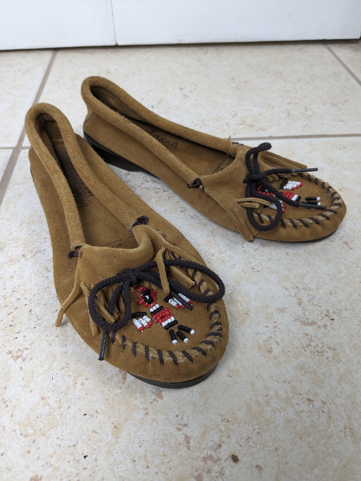 SAOLA Mocassini vintage MINNETONKA in pelle con perline Thunderbird suola rigida taglia 7