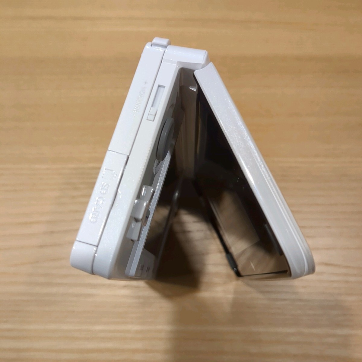 Nintendo 3DS Ice White Handheld System (NTSC-J Nintendo 3DS Ice White Handheld System (NTSC-J