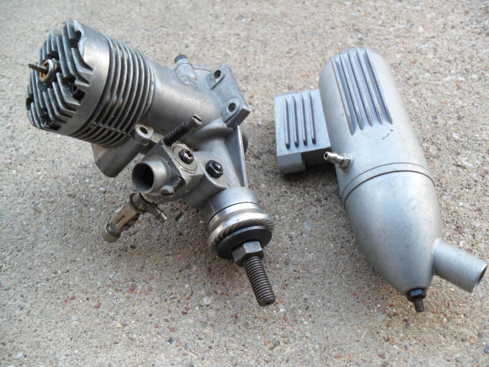 Vintage Thunder Tiger GP 40 Nitro Airplane Engine with Muffler Great | eBay