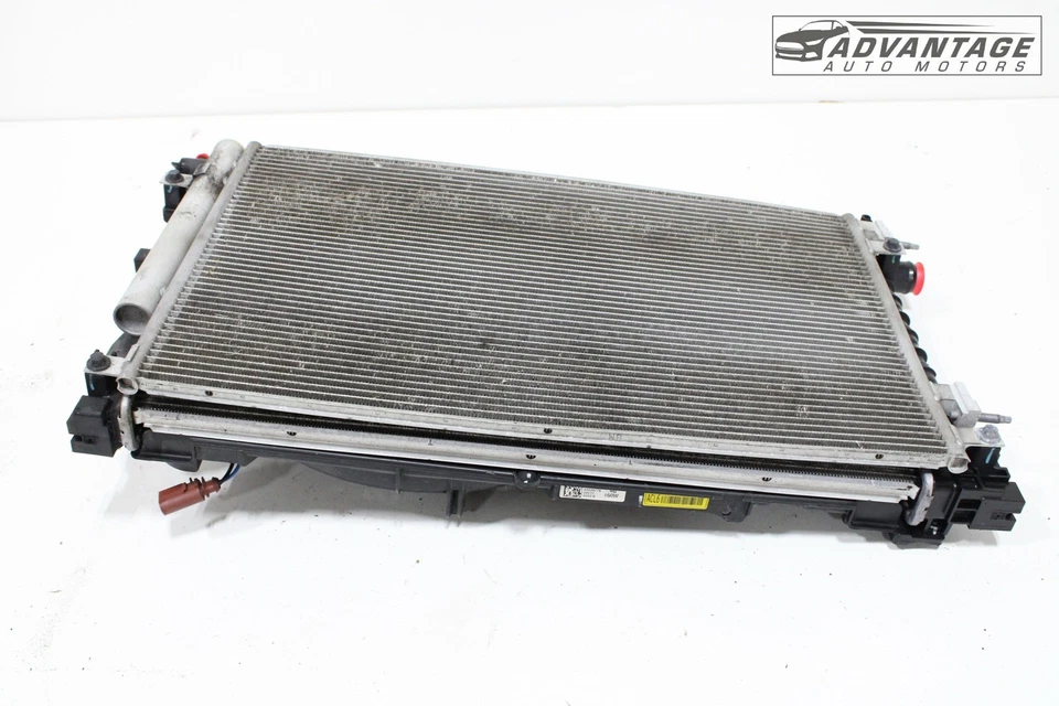 Radiador de refrigeración motor chispa Chevrolet 2016-2022 con condensador y cubierta de ventilador OEM Foto 3 de 4