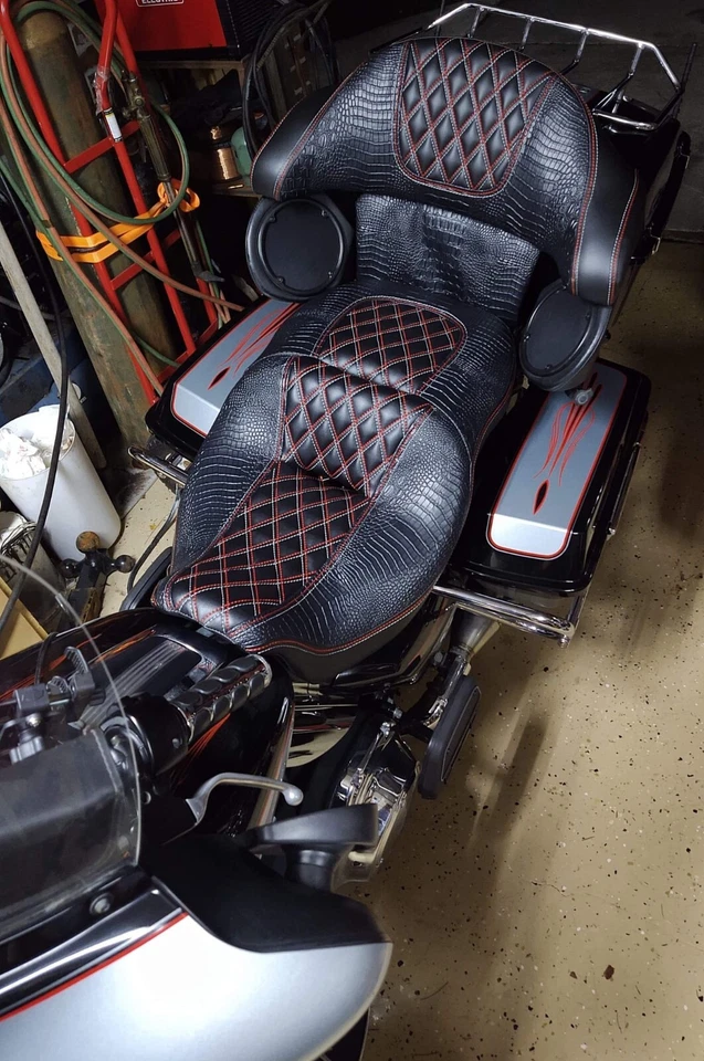 Funda asiento de repuesto Electra 2008-2021 Harley-Davidson (Tourpack no incluido) Foto 2 de 4