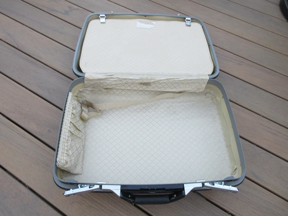 Maleta rígida vintage años 70 Samsonite Silhouette llaves granate beige limpio Foto 4 de 4