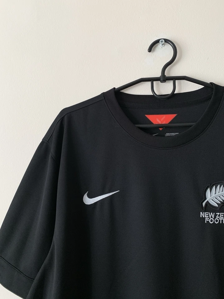 NIKE NEW ZEALAND 2014/2015 AWAY FOOTBALL SHIRT SOCCER JERSEY GREAT CONDITION - Image 3 of 4